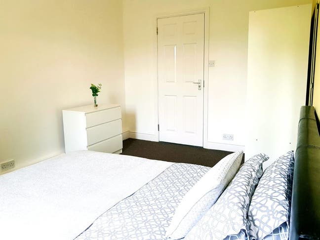 1 room available! Main Photo