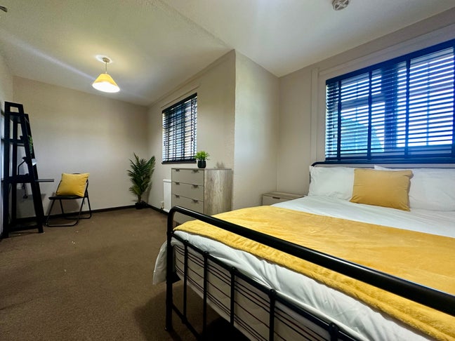 Modern Furnished Double Room  Main Photo