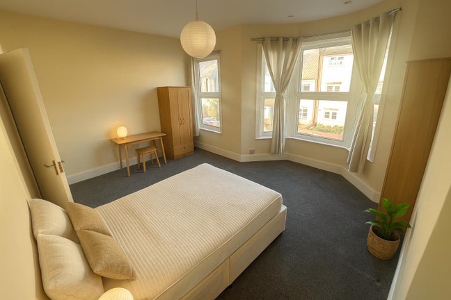 🏡✨ Stylish Modern Rooms by Brooklyn Station 🚉 Main Photo