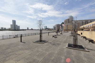 10 Min to Canary Wharf-Move in This Week-No Stress Main Photo