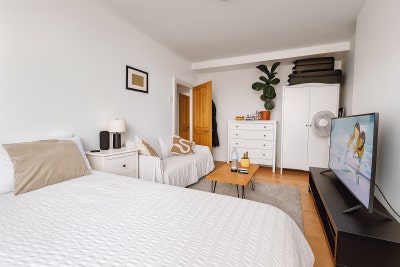 Large Double 3min walk to Bethnal Green St! Main Photo