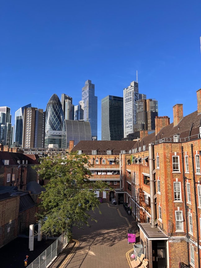 Cozy Double Bedroom next to Liverpool Street Main Photo