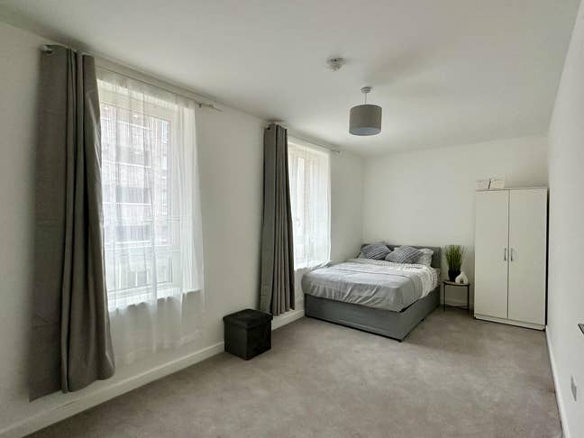 Barking Riverside*Large Double!  Main Photo