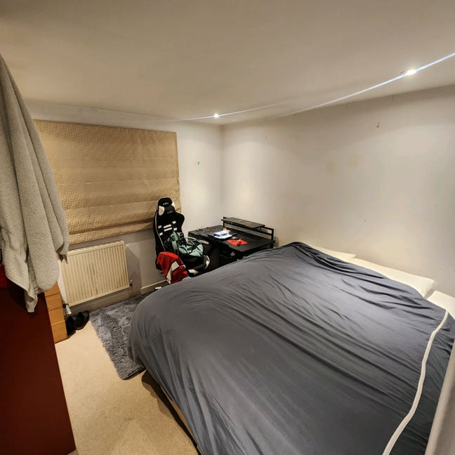 Double room in St Johns Hill area Main Photo