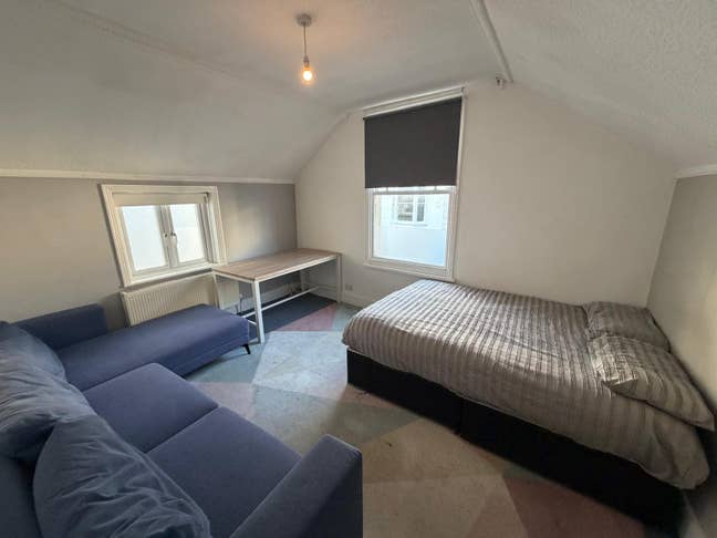 Room 3 Mins Walk to Brighton Hospital Bills Inc Main Photo