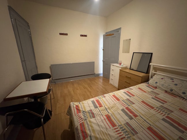 Double Room in Walthamstow 2 Mins Walk to Stn.  Main Photo