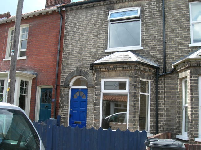  3 Bedroom, Student or Professional Sharers.  Main Photo