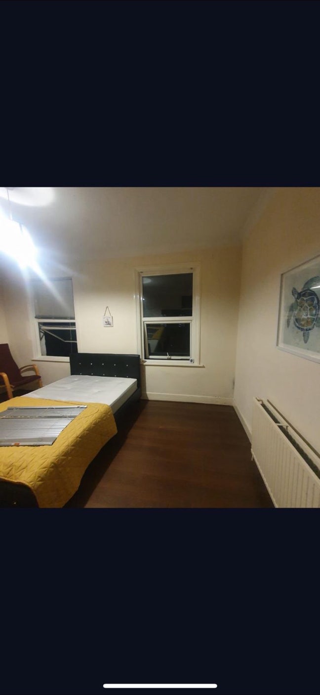 Very large room available in Forest Gate e7  Main Photo
