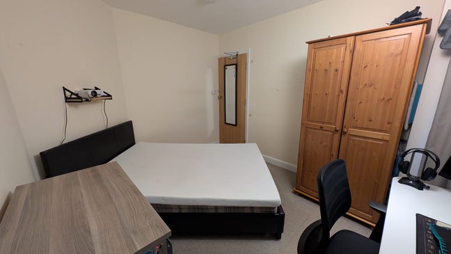 Room available in shared house Main Photo