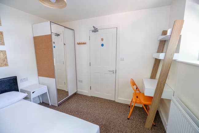 🏡 🎉 Awesome pad to call home Main Photo