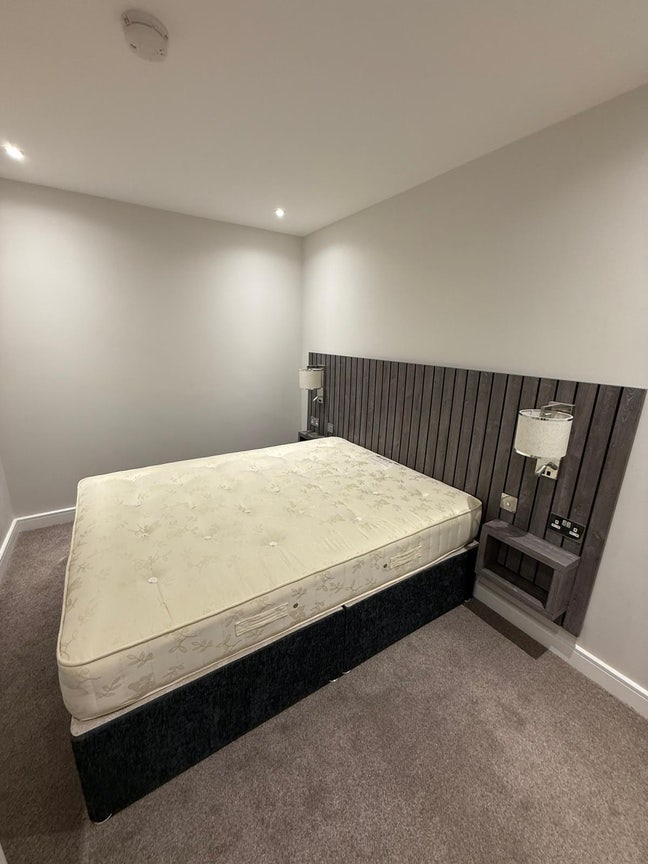 Double Room Available Main Photo