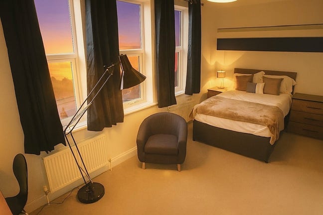 High Quality Living - Large Ensuite Room  Main Photo