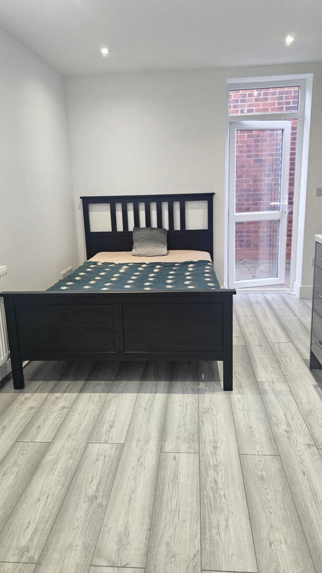 Spacious Studio room  Main Photo