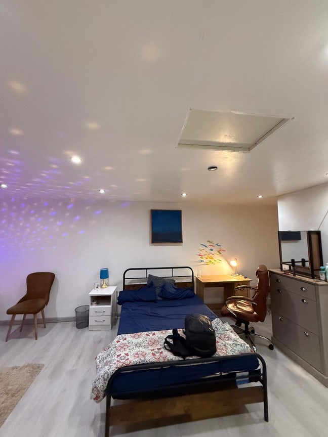 Studio Flat in Stockport  Main Photo