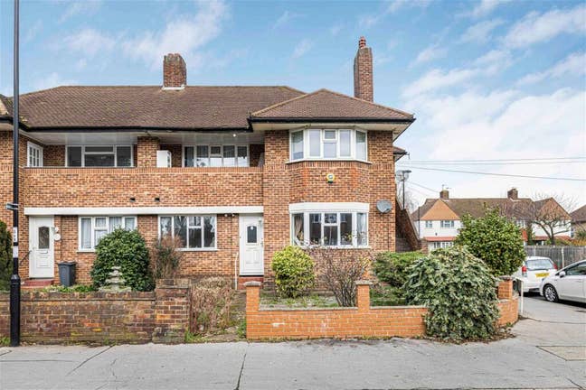 1 Double Room Available for Rent Main Photo