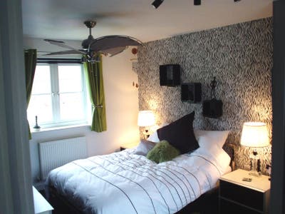 Two Large Double Room in Exec House  Main Photo