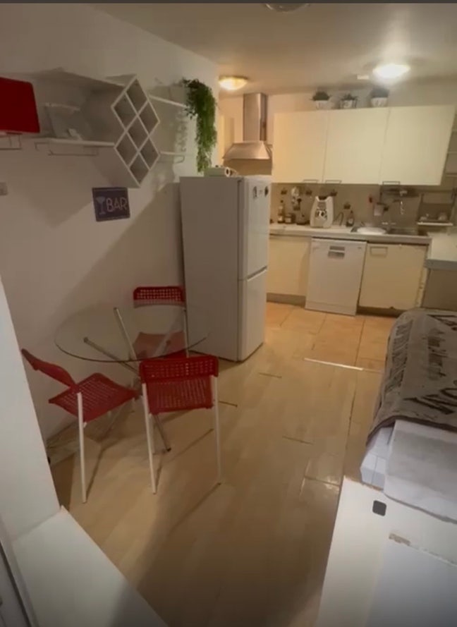 Good size double room 4 min from London bridge  Main Photo