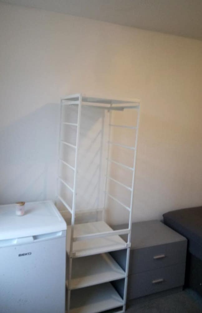 Room for rent for a guy who works or studies Main Photo