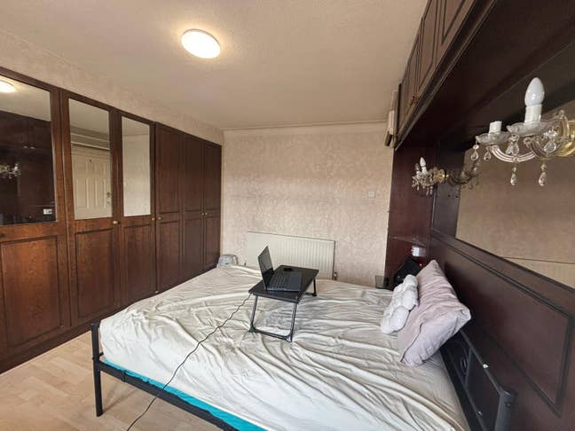 Fully furnished single and double rooms available  Main Photo