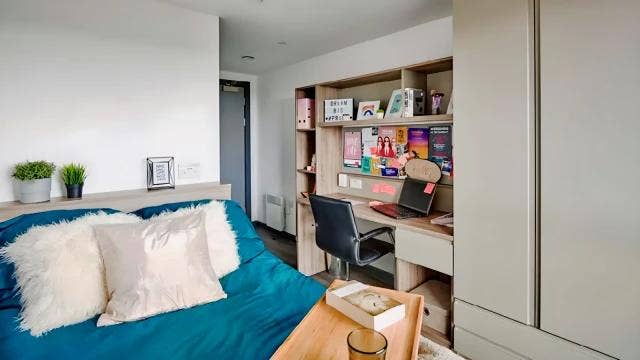 Student flat in Coventry: massive discount Main Photo