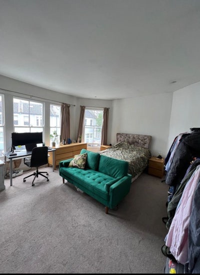 Big room in friendly houseshare Main Photo