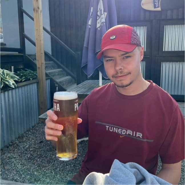 Fun and sociable 27 year old professional  Main Photo