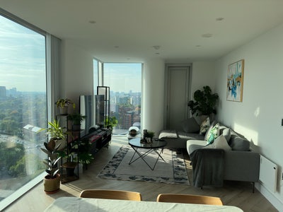 Short Term Let in a 2-Bed Apartment Main Photo