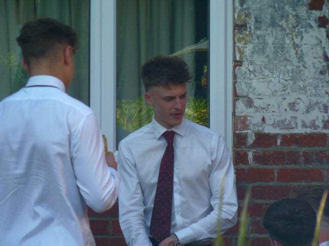 Looking for flatmates Main Photo