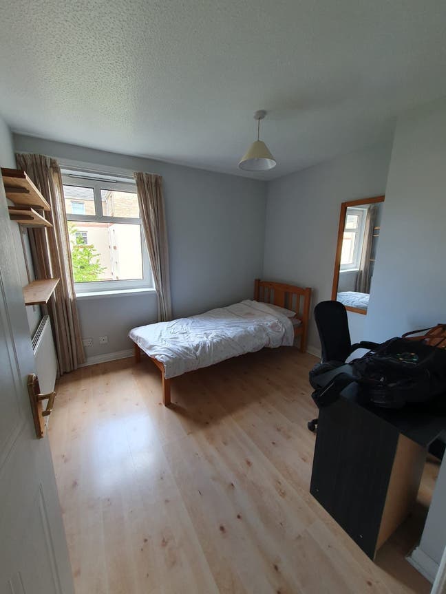 Double Bed Room Available in a shared 2BHK flat Main Photo