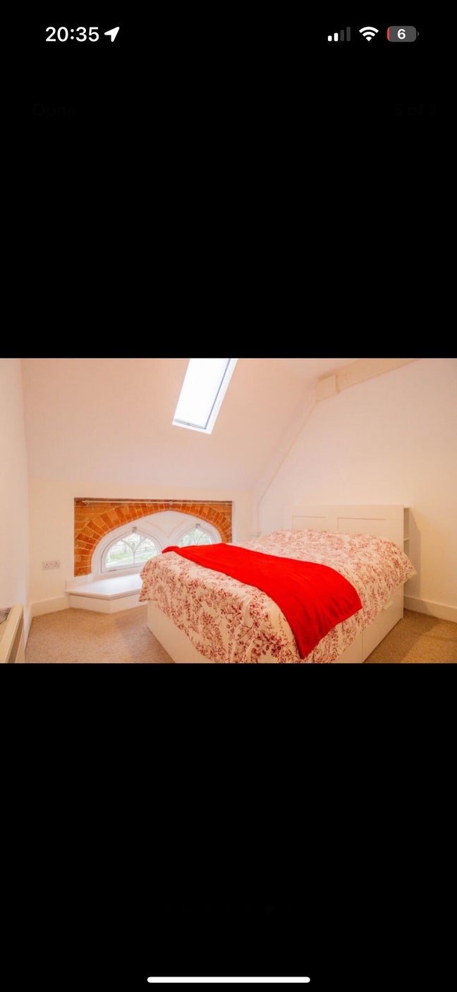 Looking for a flat mate Main Photo