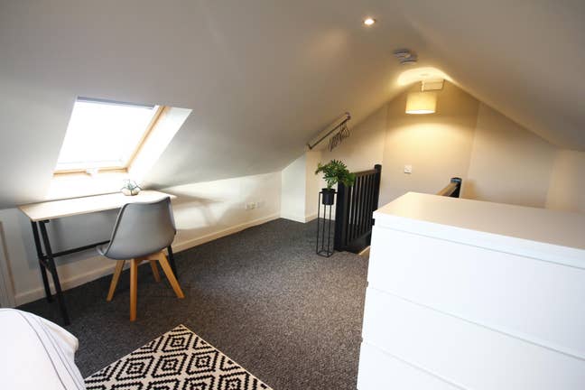 **Amazing House Share in Guildford** Main Photo