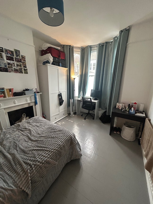 Double room available in Clapham Junction house Main Photo
