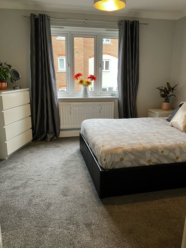 Double bedroom with own bathroom Main Photo