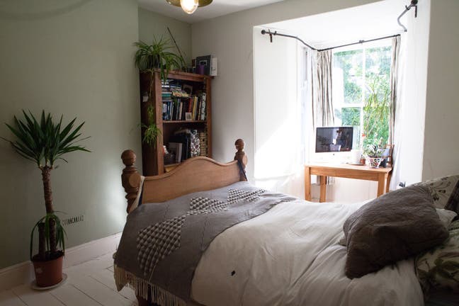 Double room in lovely victorian terrace  Main Photo