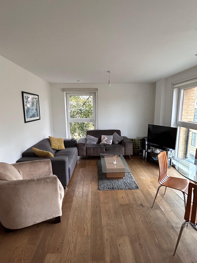 Clean Spacious Double Room - Isle of Dogs  Main Photo