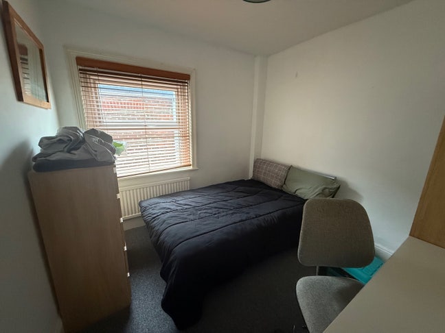 Double Room in Shared Student House (Females) Main Photo