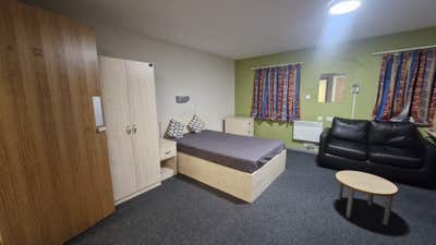 Studio Room (Gold) Main Photo