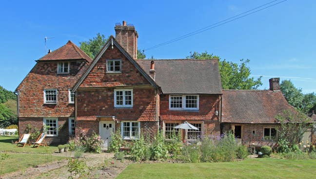 Spacious room in beautiful country house Main Photo