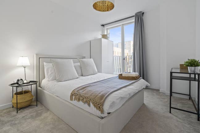 Luxury Double Room Available Now Main Photo