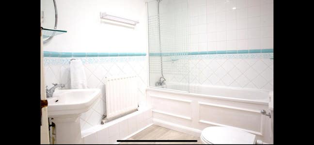 Immaculate top floor 2 bed/2 bath Apartment  Main Photo