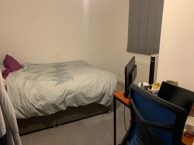 Double Room- 10 minutes from Canary Wharf & DLR st Main Photo