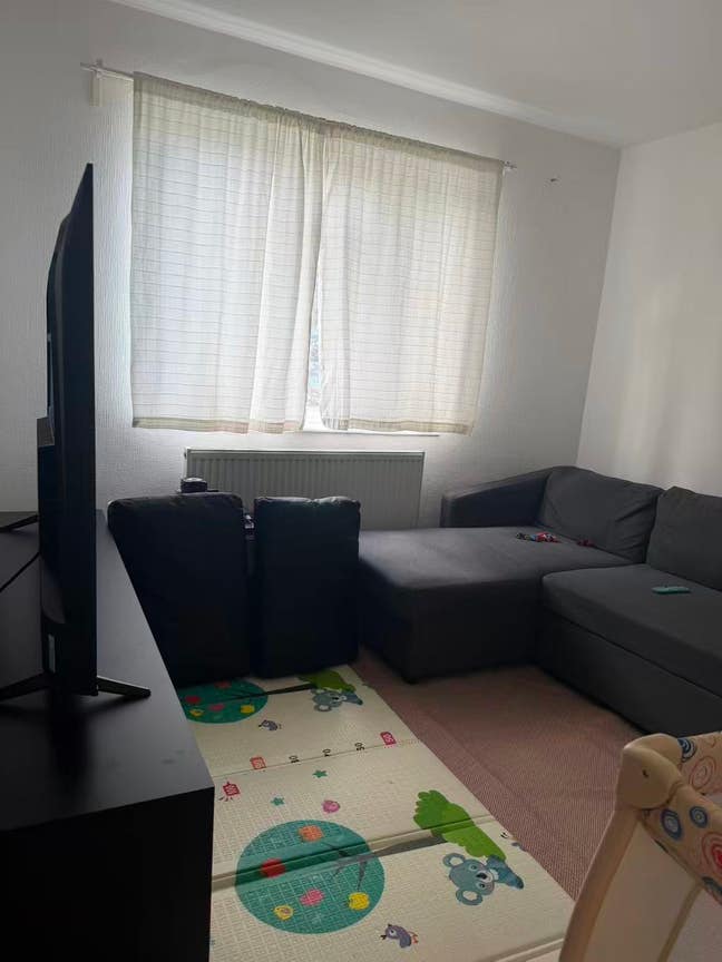 Self-contained flat in modern purpose-built block Main Photo