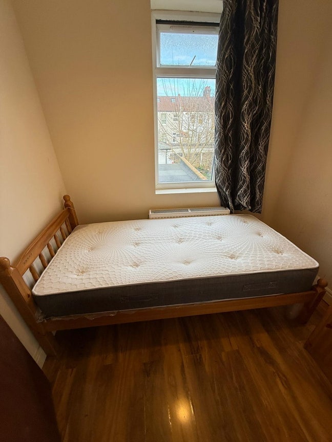 Single room in Enfield  Main Photo