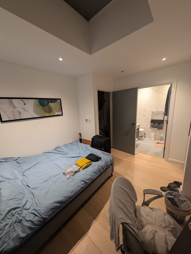 Lovely Ensuite room at a Home in Westferry Main Photo