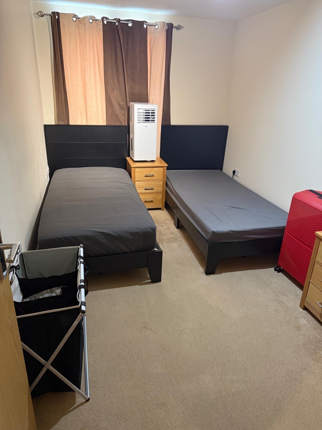 Room available in a flat Main Photo