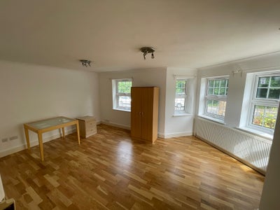 Spacious Double Room to Rent  Main Photo