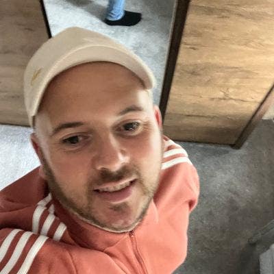 Looking for a room in London  Main Photo