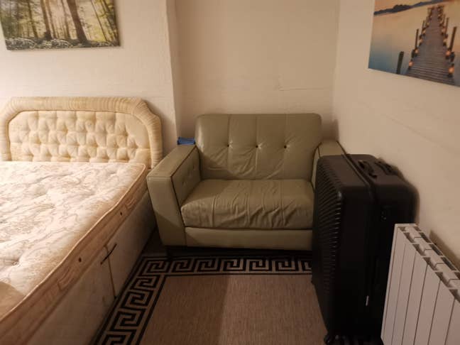 Furnished Studio Bills  inc - with Parking  Main Photo