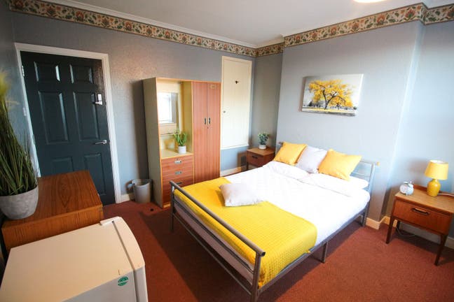 🏡 Well-Furnished Double Room! Main Photo