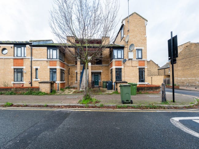 Strathleven Road Main Photo